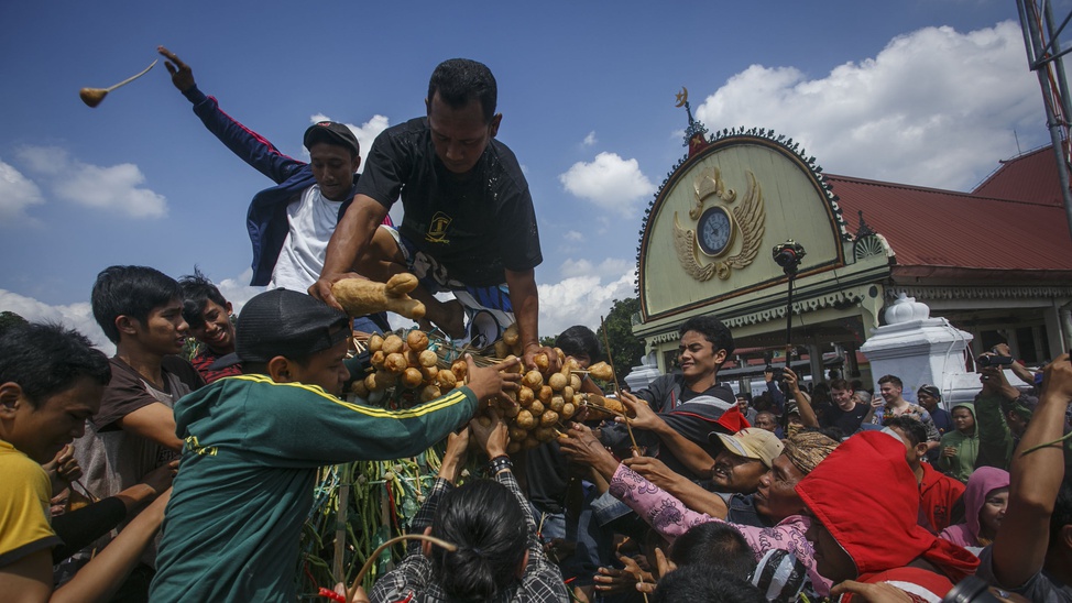 Grebek Syawal - Tirto.ID