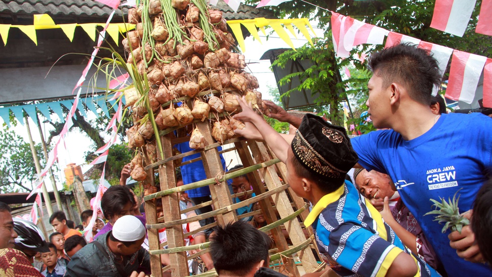 Tradisi Lebaran Unik di Indonesia - Tirto.ID