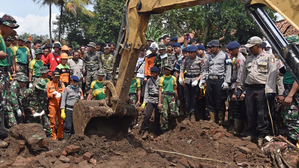 Pencarian Korban Banjir Bandang