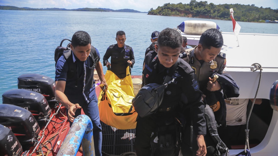 Evakuasi Pesawat Jatuh Milik Polri