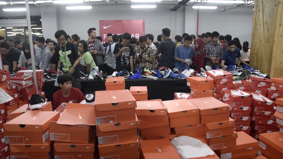 Memburu Diskon Sepatu Nike - Foto Tirto.ID
