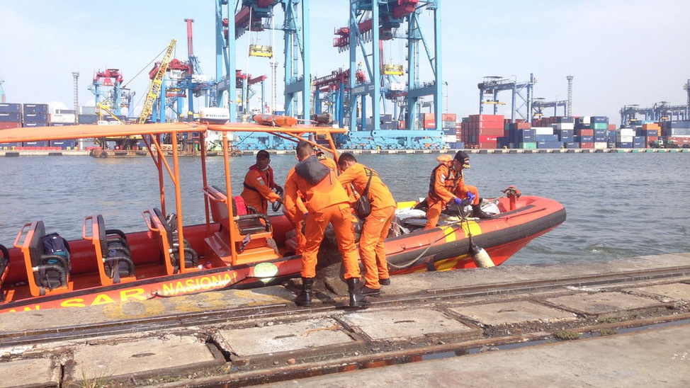 Proses Evakuasi Jatuhnya Pesawat Lion Air JT-610 - Foto Tirto.ID