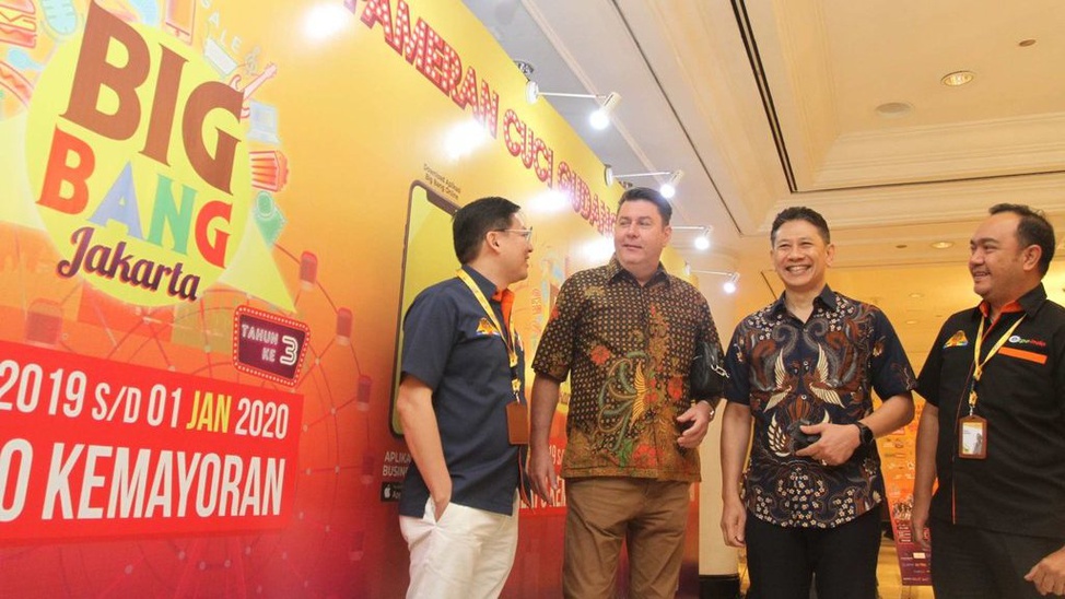 Jelang Pameran Cuci Gudang Big Bang