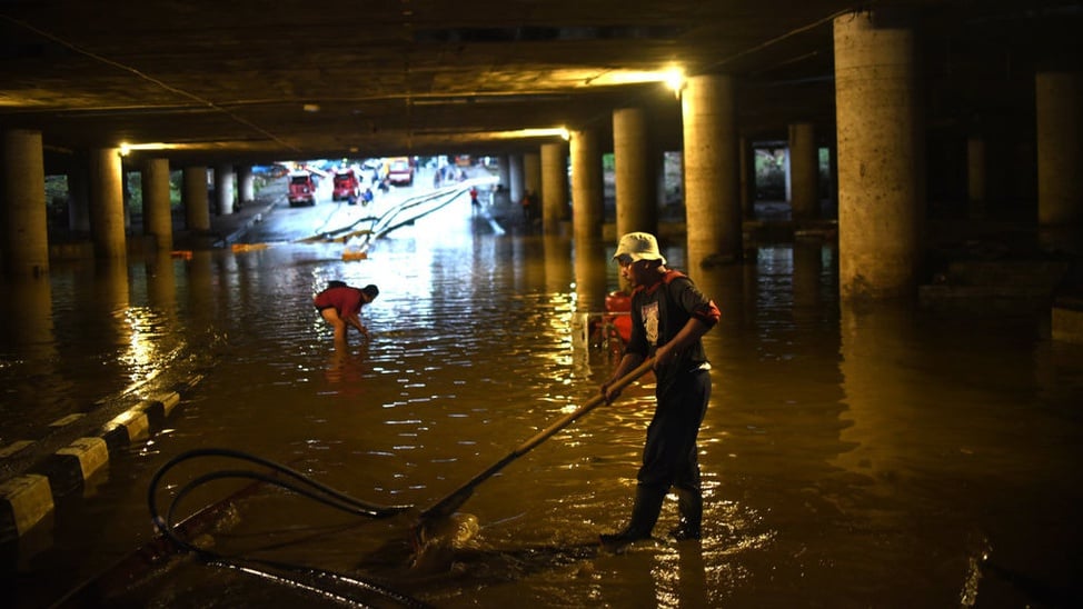 Banjir Di Underpass Kemayoran Mulai Surut