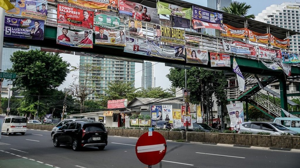 Sampah Visual Baliho Politik Jelang Pemilu 2024