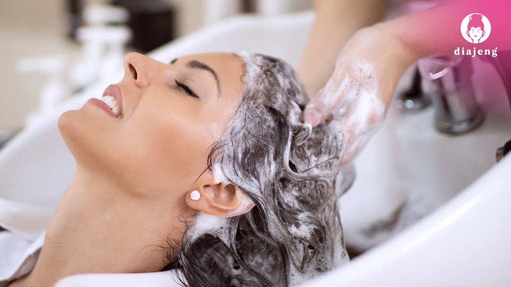 Apa Itu Creambath, Manfaat, dan Berapa Kali Dilakukan?