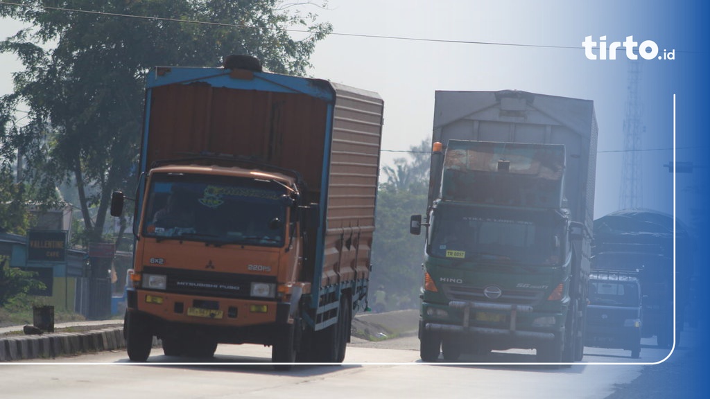 Truk Masih Dilarang Melintasi Jalur Puncak Cianjur - Tirto.ID