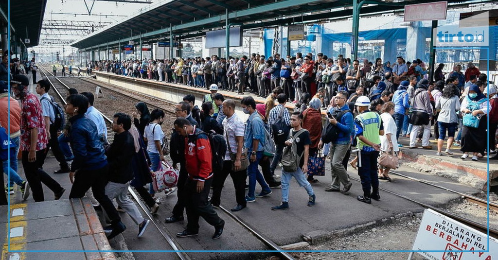 Sebanyak 4,8 Juta Orang Naik Kereta Api Selama Natal 
