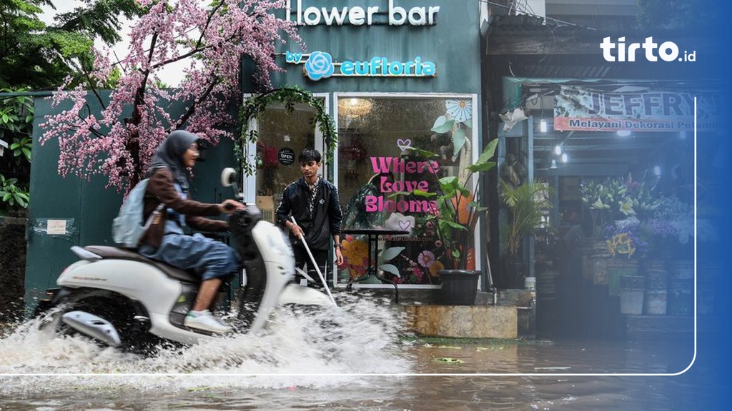 Jakarta Diguyur Hujan, 21 RT & 8 Jalan Ibu Kota Terendam Banjir