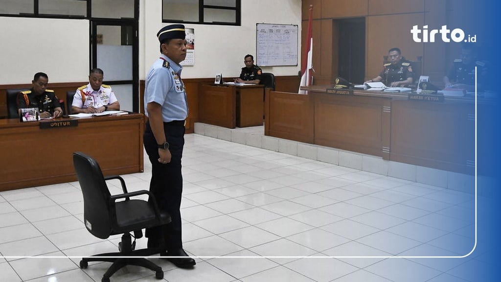 Eks Kabasarnas Marsdya Henri Didakwa Terima Suap Rp8,6 Miliar