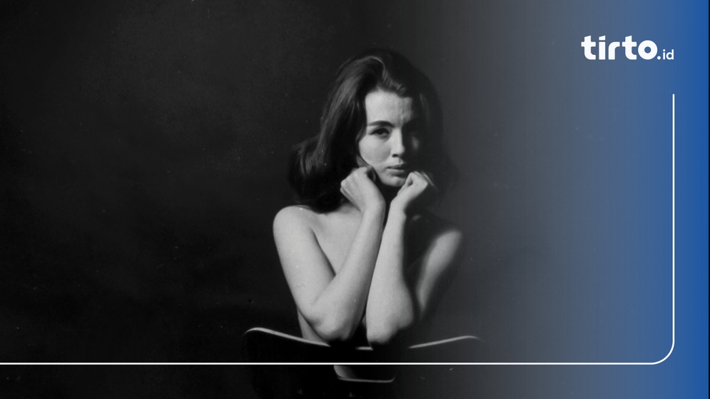 Svingerlar keksa ayollar porno videolarni tomosha qilishadi