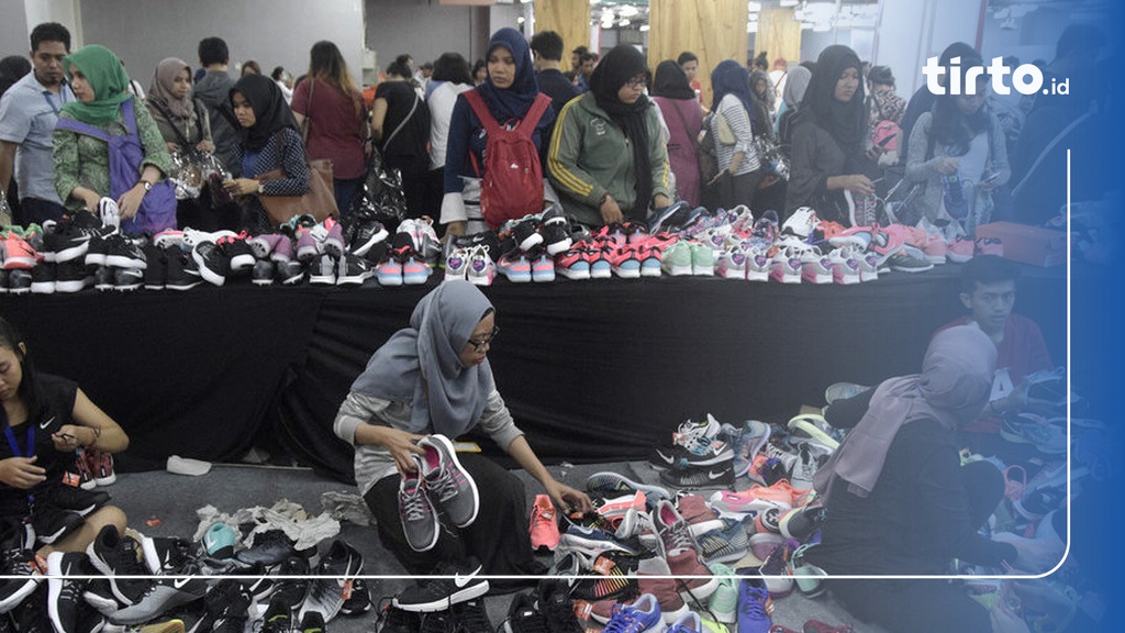 Memburu Diskon Sepatu Nike