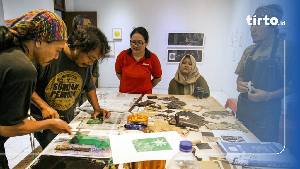Pengertian Cetak Saring, Cara Kerja, Teknik, dan Contohnya