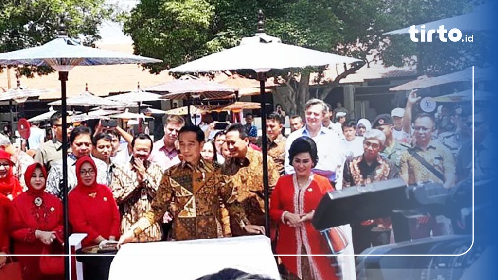 Hari Batik Nasional 2019 Jokowi Membatik Untuk Negeri Di Solo