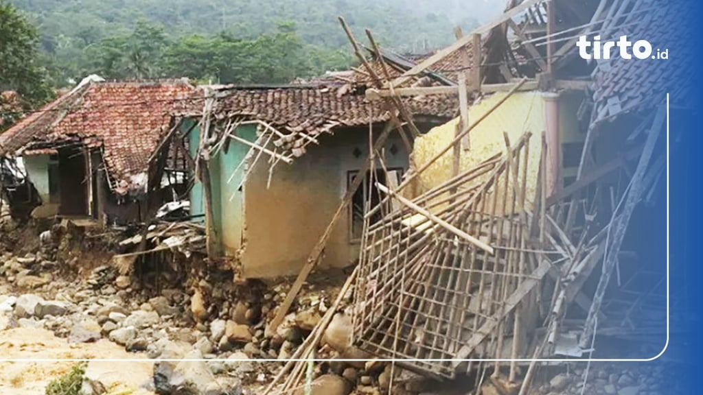 Korban Banjir Bandang Lebak Masih Terisolasi Akibat Jembatan Putus