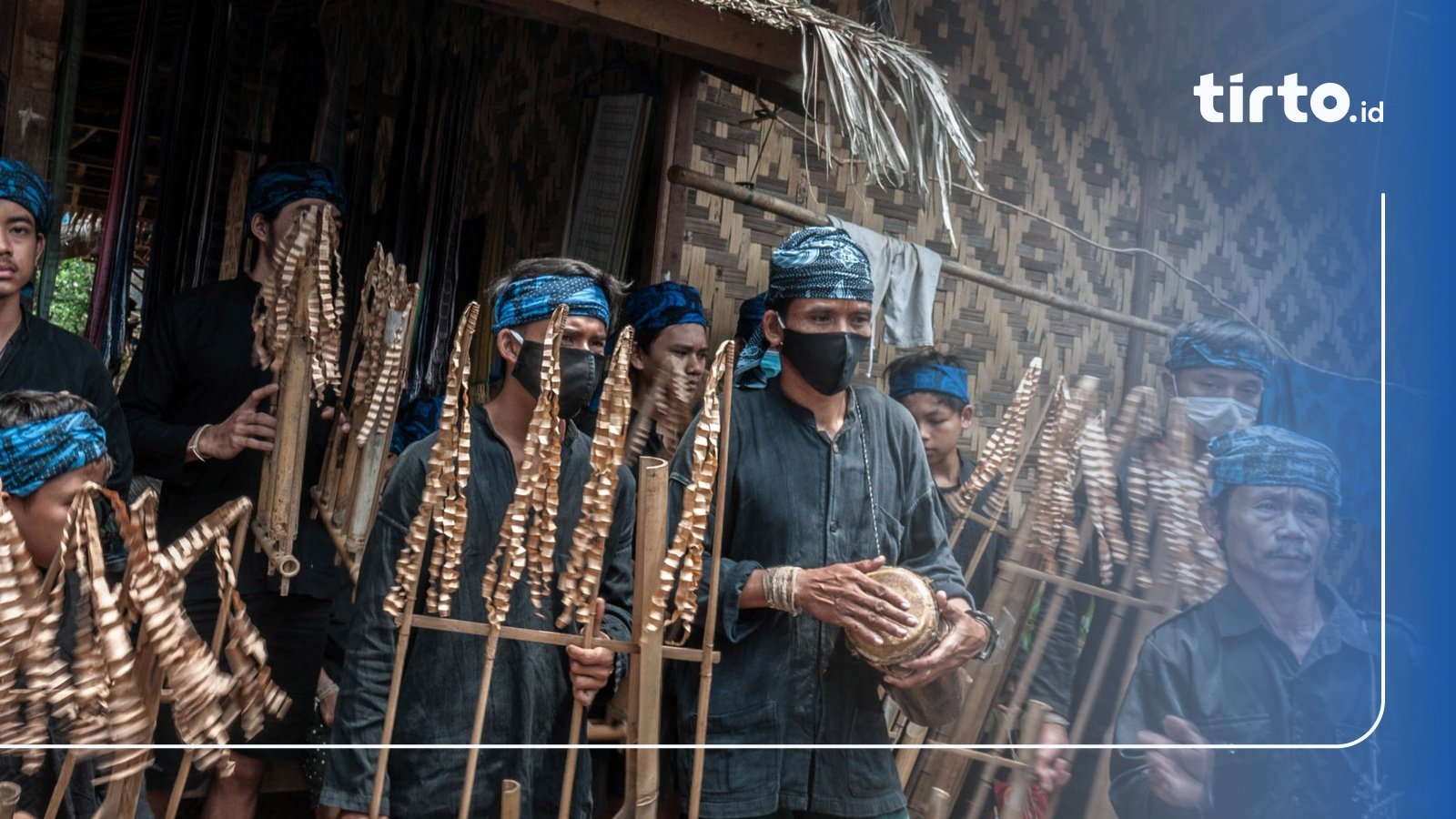 Alat Musik Angklung Asal Sejarah Dan Cara Memainkannya 