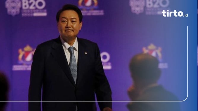 Pelajaran Mengawal Demokrasi dari Drama Pemakzulan Yoon Suk Yeol