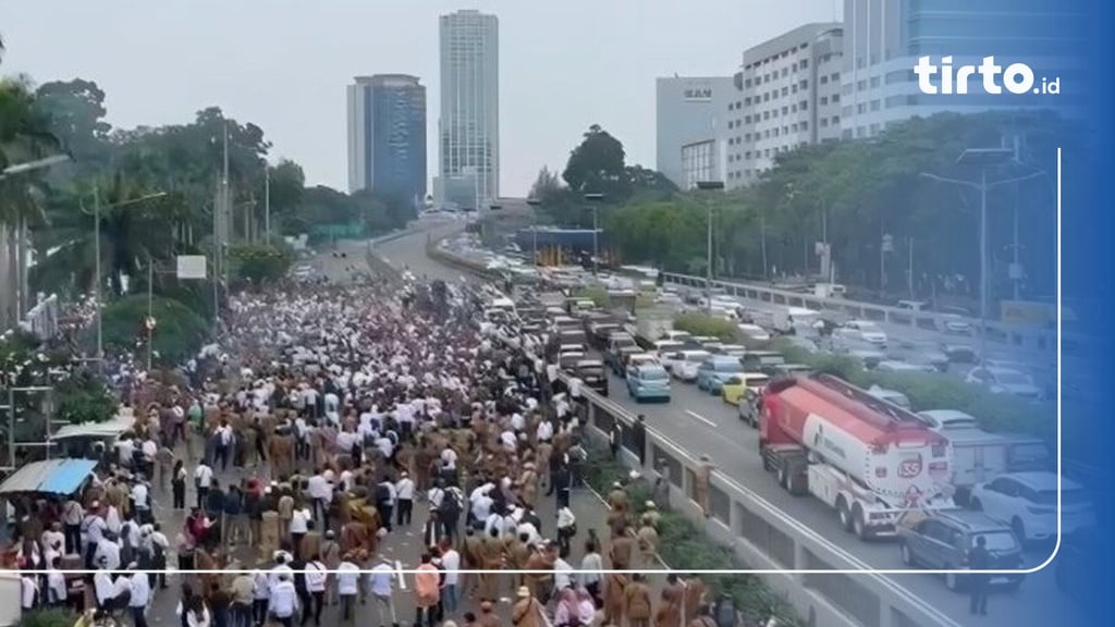 Demo APDESI Di Depan Gedung DPR Sempat Blokade Tol Dalam Kota