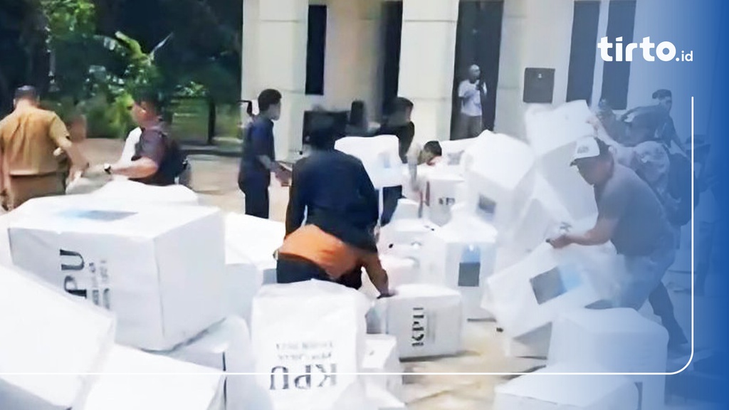 Kantor KPU Marowali Terbakar Logistik Pilkada Dipastikan Aman