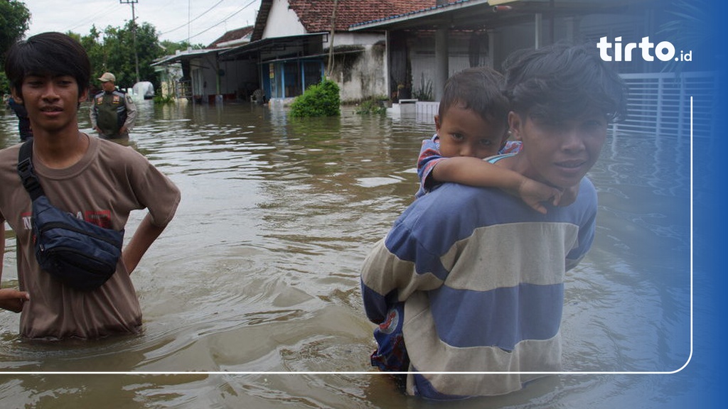 Cerita Masyarakat Jombok Bertahan saat Banjir Menyapu Daratan