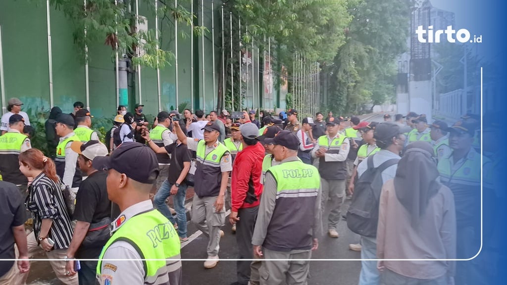 Aksi Damai Dibalas Represi: Aparat Pukul Mundur Penolak UU TNI