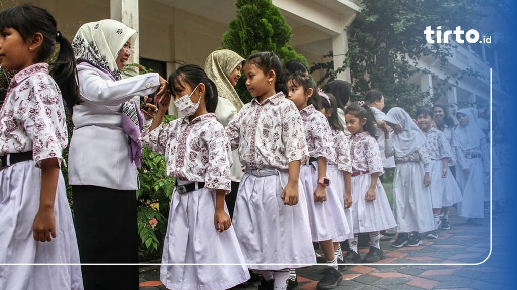 20 Contoh Pantun Kembali ke Sekolah yang Menarik