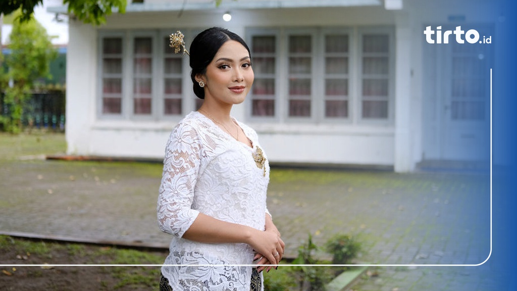 10 Rekomendasi Model Kebaya Brokat Kartini Modern
