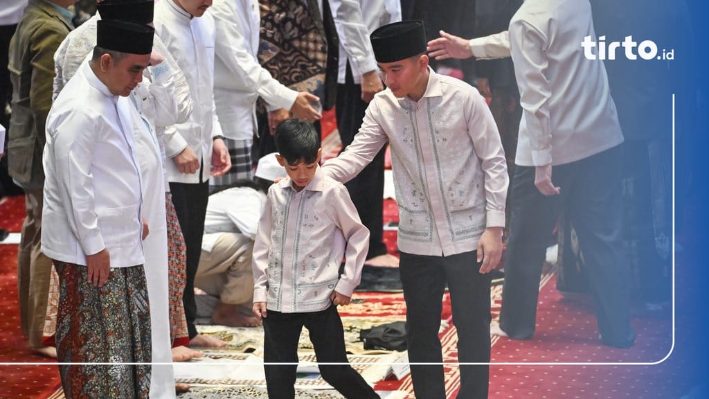 Gibran dan Jan Ethes Salat Idul Adha di Istiqlal, Prabowo di Paris