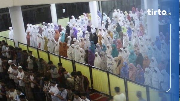 Apakah Shalat Tarawih 4 Rakaat 1 Salam Ada Tasyahud Awal Tidak?