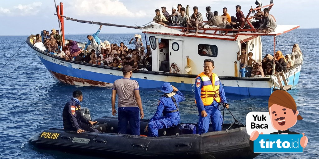 Tni al tarik kapal pengungsi etnis rohingnya di perairan aceh