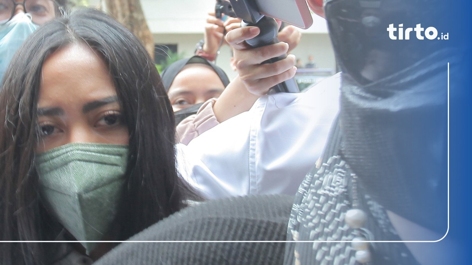 Polisi Tilang Rachel Vennya Karena Warna Mobil Tak Sesuai STNK